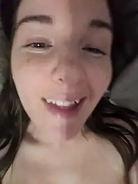 Snapshot of oxitocindi chatting on December 12, 8:21 pm oxitocindi online show from December 12, 8:21 pm