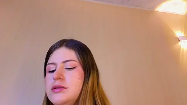 Emmaa Blonde online show from July 2, 7:09 pm