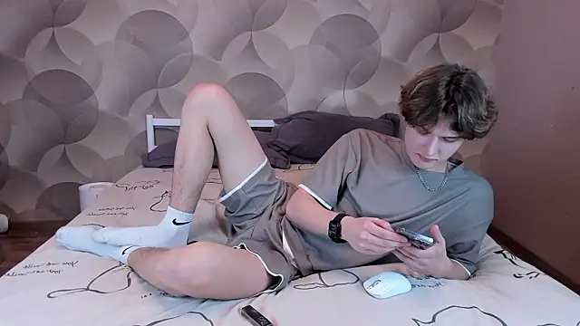 Snapshot of Ian_Flor chatting on February 24, 3:54 pm Ian Flor online show from February 24, 3:54 pm