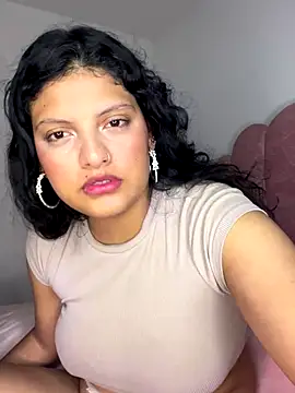 Snapshot of tati__22 chatting on November 26, 4:52 pm tati 22 online show from November 26, 4:52 pm