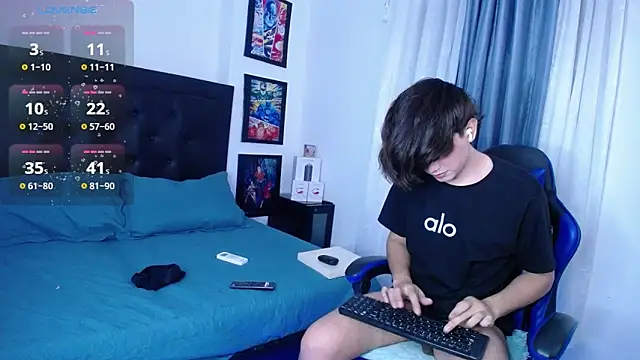 Snapshot of andyboy- chatting on November 5, 11:27 pm andyboy- online show from November 5, 11:27 pm