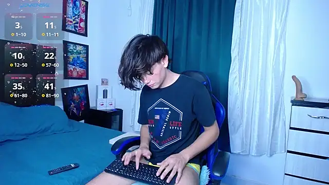 Snapshot of andyboy- chatting on December 14, 12:16 am andyboy- online show from December 14, 12:16 am