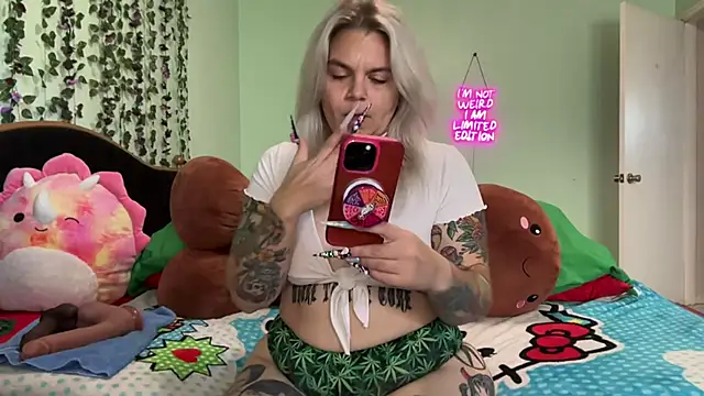 CherryBombBomb online show from July 26, 6:48 pm