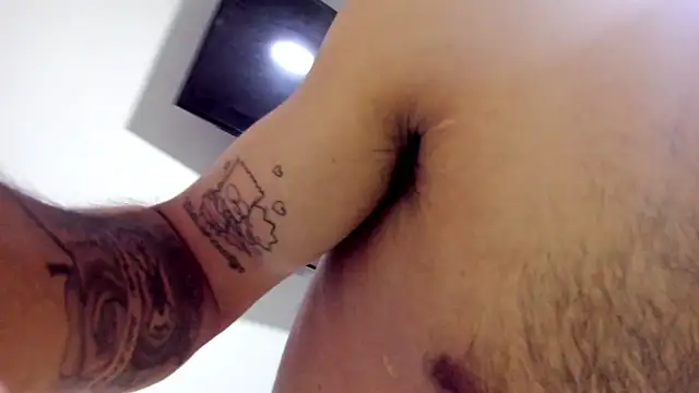 Aronxxs online show from November 1, 9:22 am