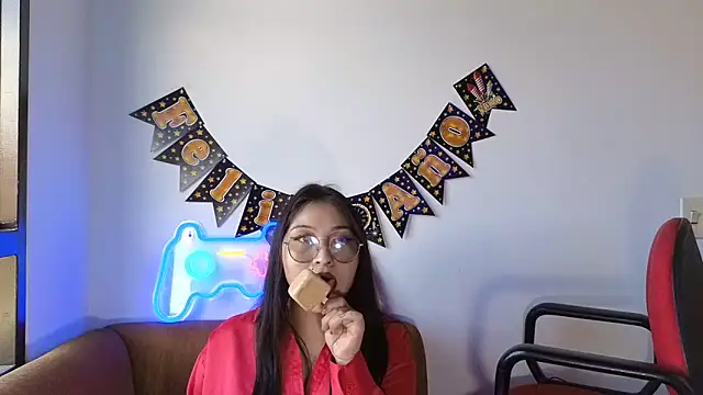 Caroll Luna online show from December 31, 5:07 pm