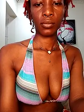 Snapshot of Ayrella02 chatting on November 14, 12:20 am Ayrella02 online show from November 14, 12:20 am