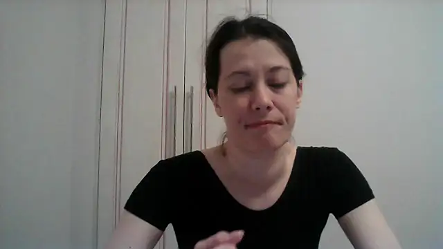 Snapshot of SunElizabeth chatting on March 16, 3:04 am SunElizabeth online show from March 16, 3:04 am