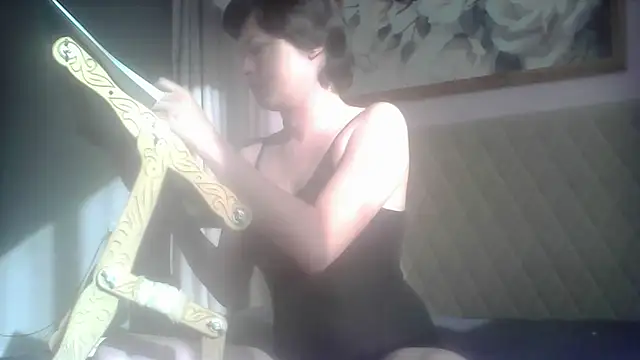 Snapshot of SunElizabeth chatting on May 19, 2:51 am SunElizabeth online show from May 19, 2:51 am