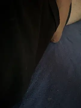 Snapshot of Thestroxxx chatting on October 12, 11:53 am Thestroxxx online show from October 12, 11:53 am