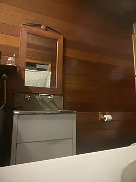 Snapshot of madaussiehere chatting on January 9, 2:40 pm madaussiehere online show from January 9, 2:40 pm