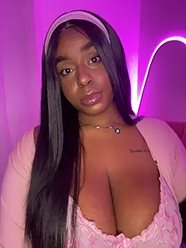 Snapshot of latinababyy chatting on January 6, 11:20 pm latinababyy online show from January 6, 11:20 pm