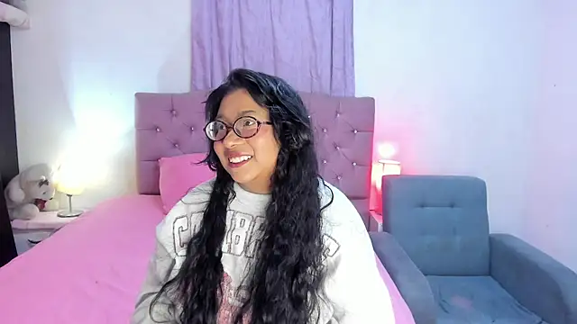 Snapshot of Latinabombsheell chatting on July 8, 3:11 am Latinabombsheell online show from July 8, 3:11 am