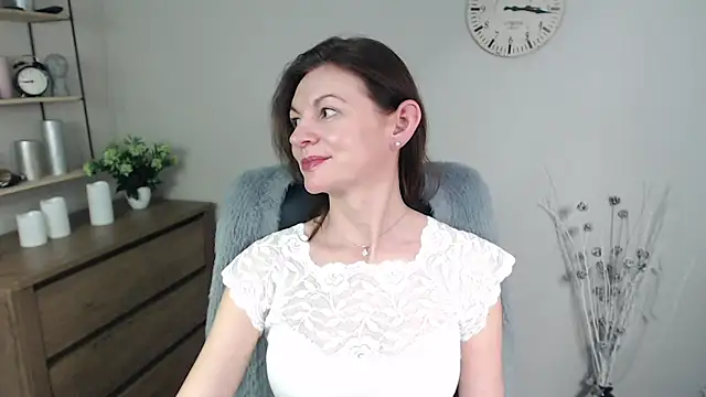 VivianWILD online show from January 15, 11:00 am