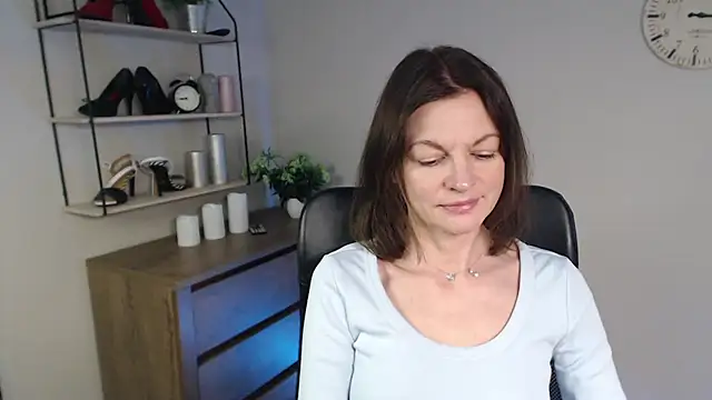 VivianWILD online show from February 10, 6:53 am