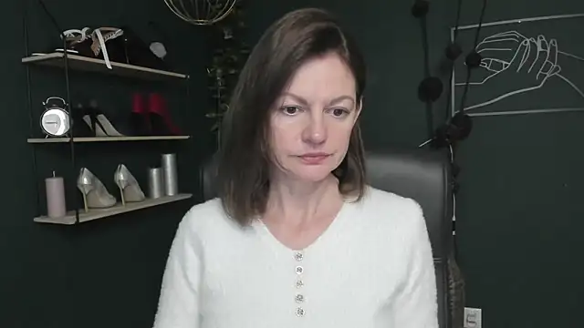 VivianWILD online show from October 17, 6:05 am