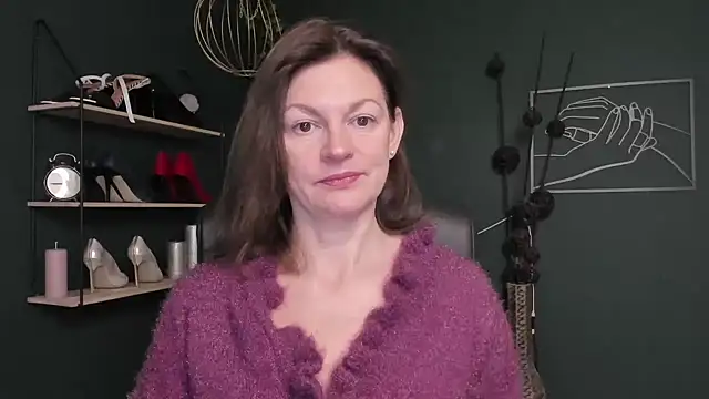 VivianWILD online show from October 22, 5:52 am