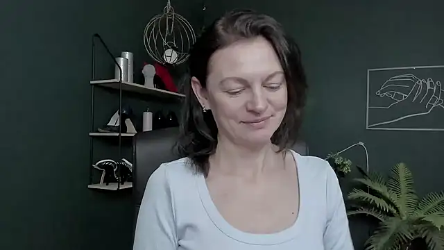 VivianWILD online show from March 11, 6:52 am