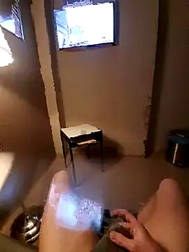 Snapshot of chub09 chatting on December 20, 7:15 am chub09 online show from December 20, 7:15 am