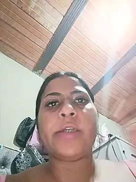 Snapshot of Giselabrunette25 chatting on June 19, 5:45 am Giselabrunette25 online show from June 19, 5:45 am