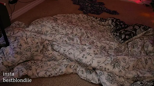 bestblonde online show from December 27, 11:31 pm