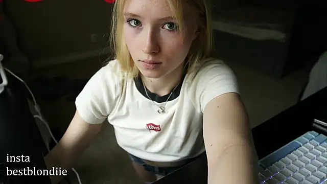 bestblonde online show from March 15, 5:26 pm