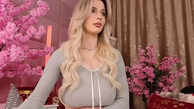 Elliblue online show from December 16, 10:37 pm