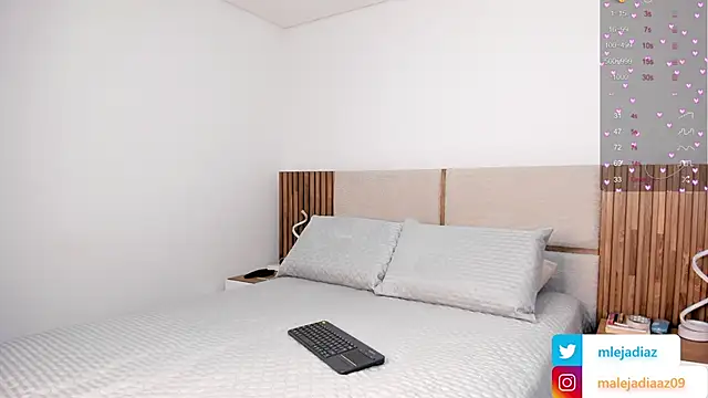 MalejaDiaz  online show from November 5, 7:47 pm