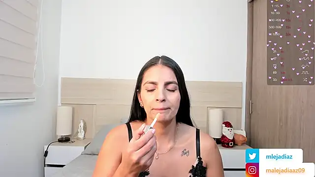 MalejaDiaz  online show from December 15, 6:34 pm