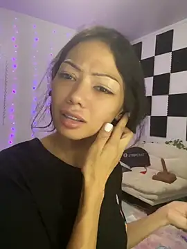 Snapshot of yummyrina chatting on May 9, 1:16 pm yummyrina online show from May 9, 1:16 pm