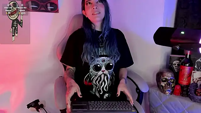 sofi pretty uwu- online show from May 9, 9:53 pm