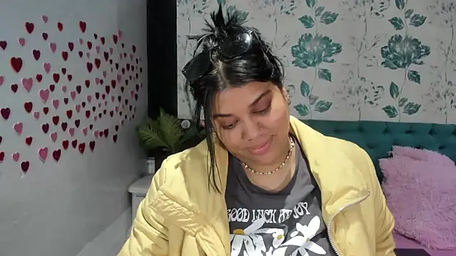 LindaBreeS online show from February 15, 4:45 pm