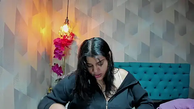 LindaBreeS online show from February 1, 3:54 pm