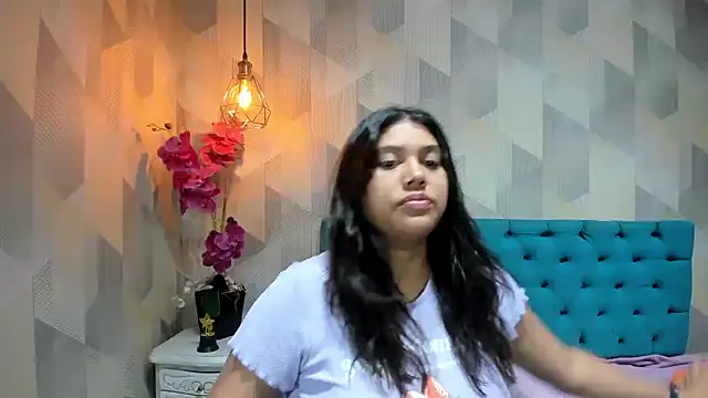 Snapshot of LindaBreeS chatting on May 16, 1:43 pm LindaBreeS online show from May 16, 1:43 pm