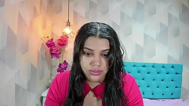 Snapshot of LindaBreeS chatting on June 19, 1:37 pm LindaBreeS online show from June 19, 1:37 pm