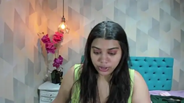 Snapshot of LindaBreeS chatting on June 21, 2:30 pm LindaBreeS online show from June 21, 2:30 pm