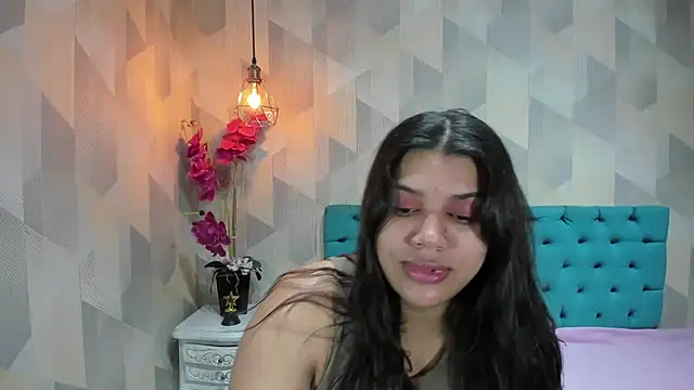 Snapshot of LindaBreeS chatting on June 24, 11:31 am LindaBreeS online show from June 24, 11:31 am
