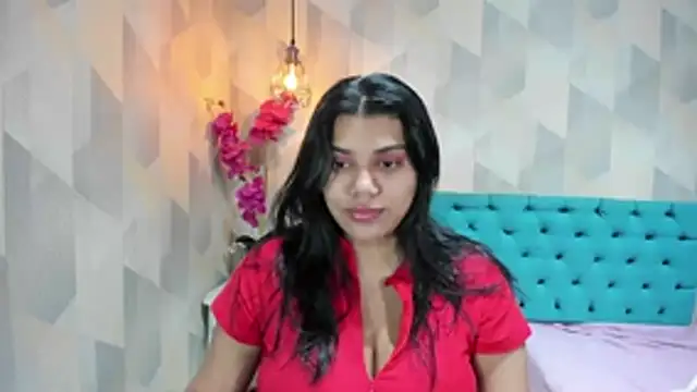 Snapshot of LindaBreeS chatting on July 5, 10:44 am LindaBreeS online show from July 5, 10:44 am