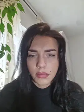 Snapshot of JolieLizz chatting on October 31, 10:05 am JolieLizz online show from October 31, 10:05 am