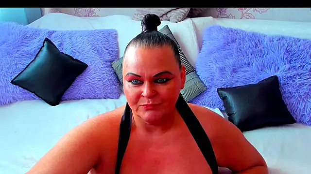 Snapshot of MilanaBiegert chatting on October 9, 8:01 am MilanaBiegert online show from October 9, 8:01 am