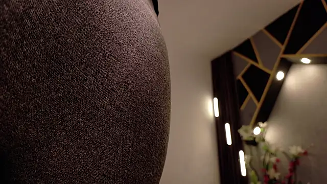 almma shy online show from February 21, 3:43 pm