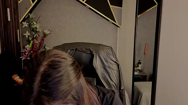 almma shy online show from October 9, 1:20 pm