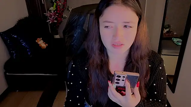 almma shy online show from October 21, 1:12 pm