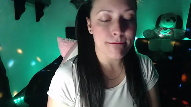 Allisonnlopez online show from December 5, 8:27 pm