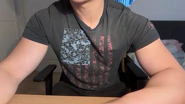 jungcock3210 online show from March 26, 5:35 am