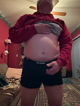 Snapshot of 64James chatting on December 28, 4:30 am 64James online show from December 28, 4:30 am