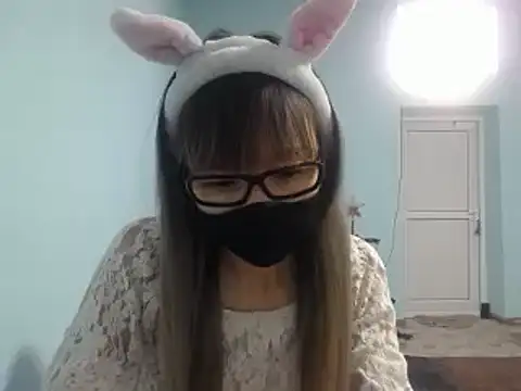 elllaaxx online show from February 10, 7:15 am