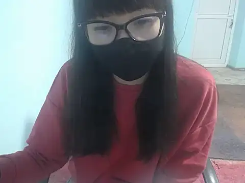 Snapshot of elllaaxx chatting on May 12, 10:34 am elllaaxx online show from May 12, 10:34 am