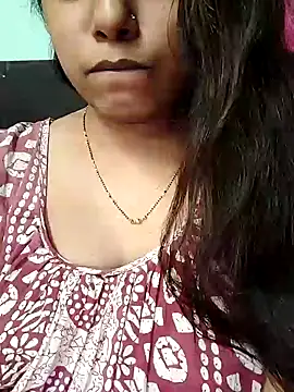 Snapshot of sexyindi_couple chatting on January 15, 1:09 pm sexyindi couple online show from January 15, 1:09 pm