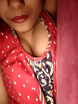 Snapshot of sexyindi_couple chatting on January 27, 4:54 pm sexyindi couple online show from January 27, 4:54 pm