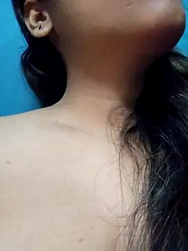 Snapshot of sexyindi_couple chatting on September 19, 2:07 pm sexyindi couple online show from September 19, 2:07 pm